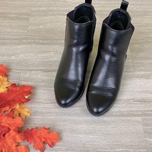 đŻTarget Black Booties